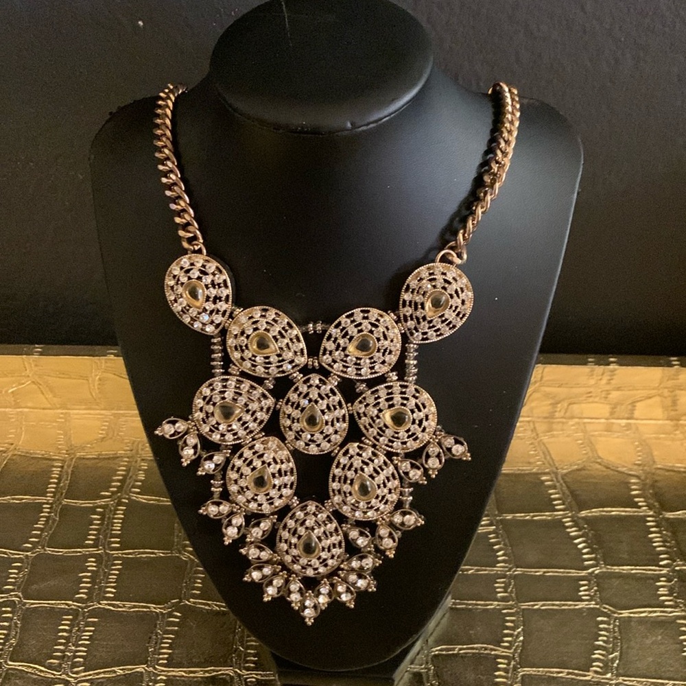 🎉HOST PICK🎉 Boston Proper Rhinestone Statement Necklace